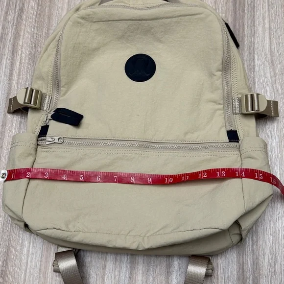 Lululemon New Crew Backpack in Color Trench 22L - Picture 14 of 16
